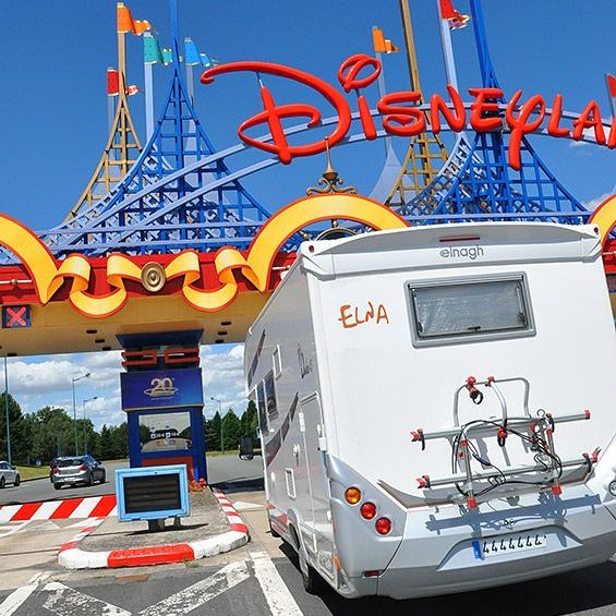 Image of a campervan entering the Disneyland Paris car park