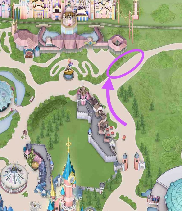 Image of the disneylamd paris map showing the route to access the viewing are